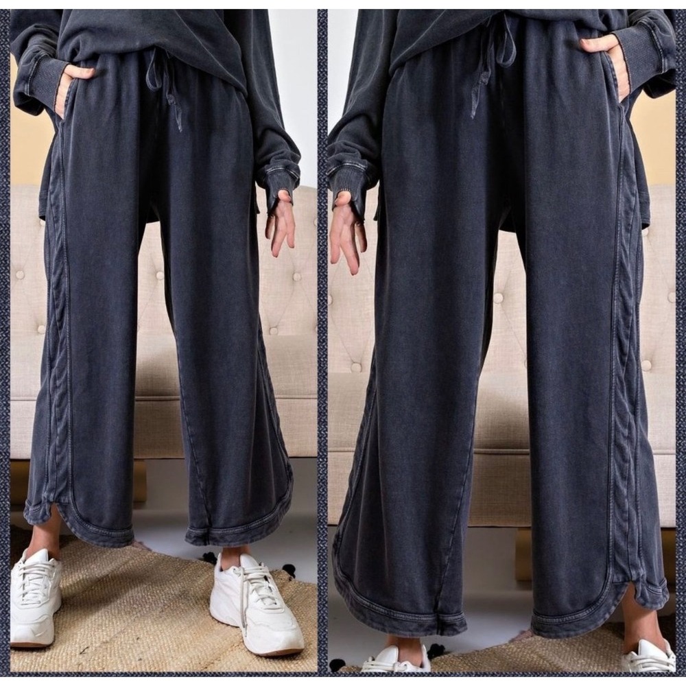 Easel los angeles so comfy Women's Acid Wash Wide Leg Crop Sweatpants Small